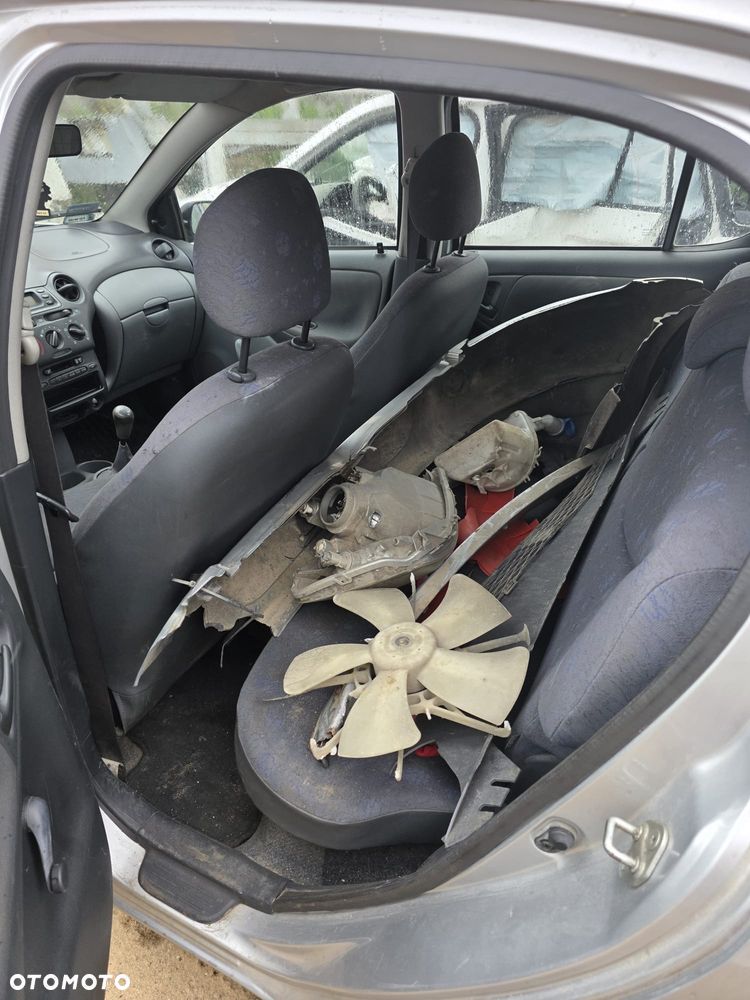 Toyota Yaris 1.0 Base - 3