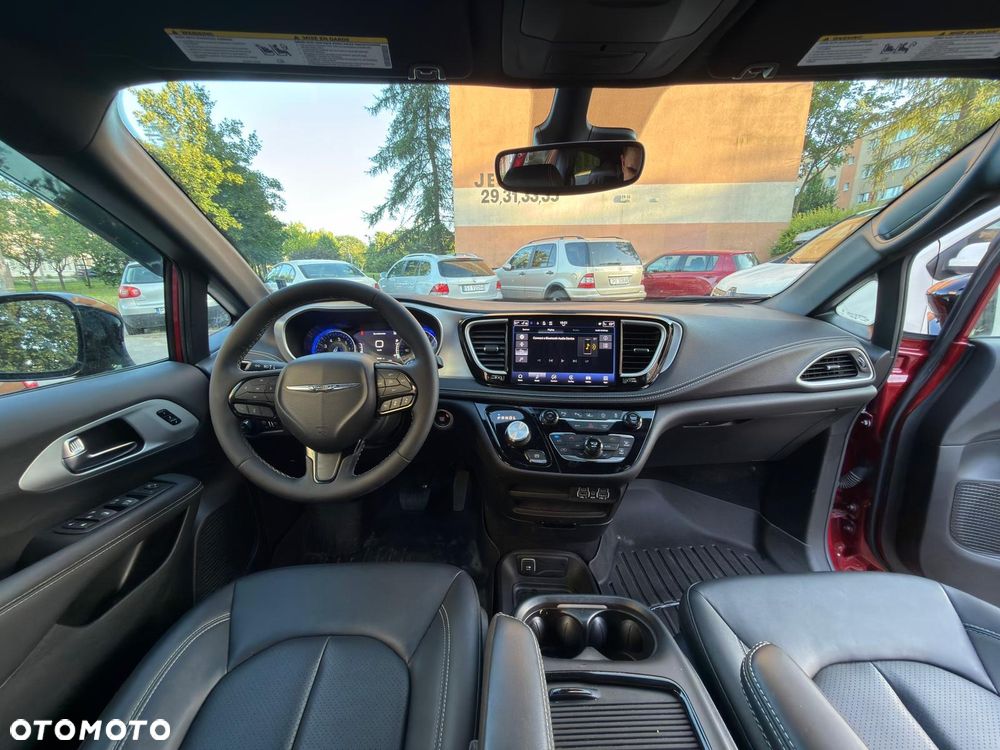 Chrysler Pacifica - 13