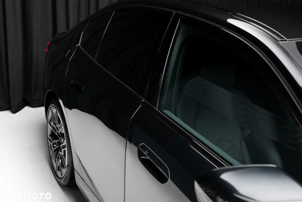 BMW Seria 5 520d xDrive mHEV M Sport - 34