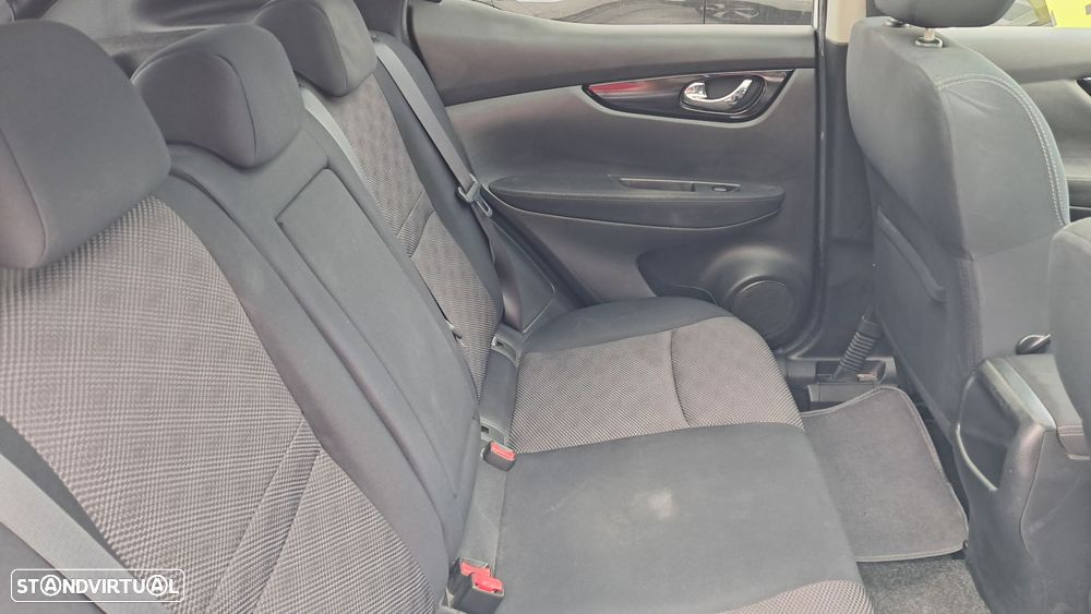 Nissan Qashqai 1.5 dCi N-Connecta 18 - 10