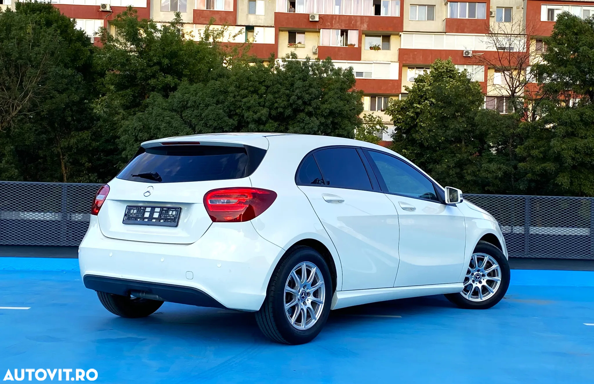 Mercedes-Benz A - 16