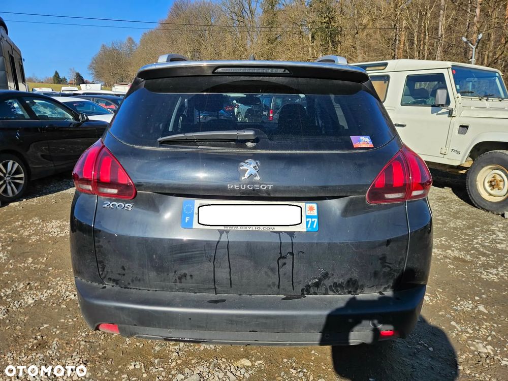 Peugeot 2008 PureTech 130 GPF Black Edition - 3