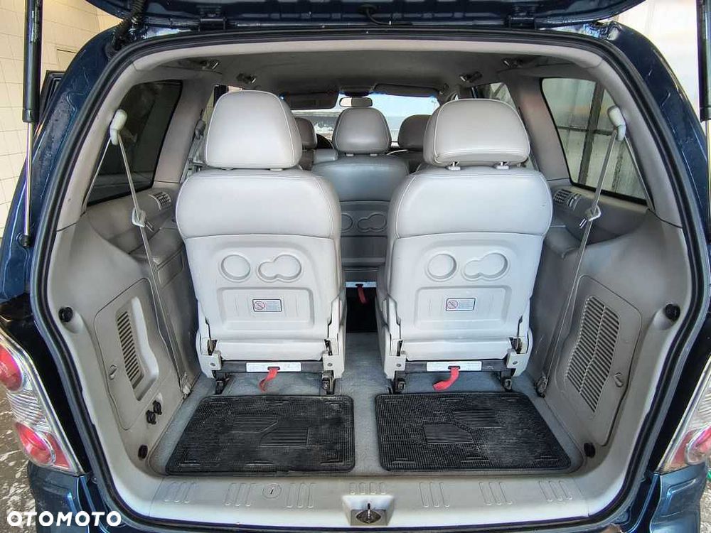 Hyundai Trajet - 7