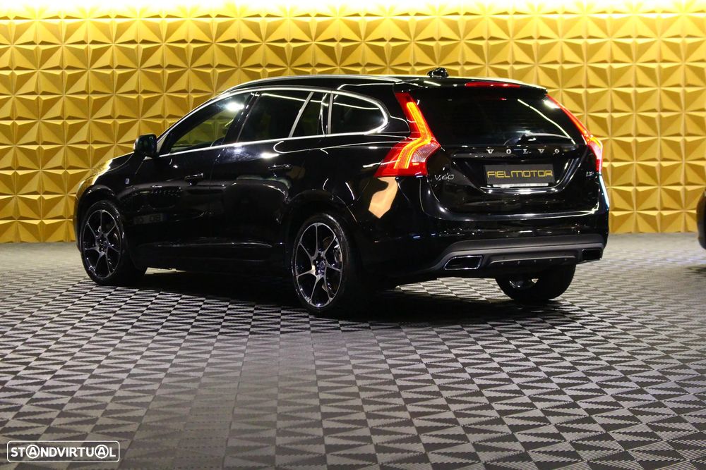 Volvo V60 2.0 D2 Momentum Drive - 11