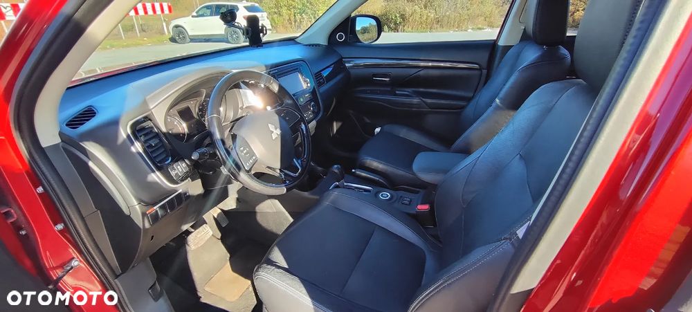 Mitsubishi Outlander - 8