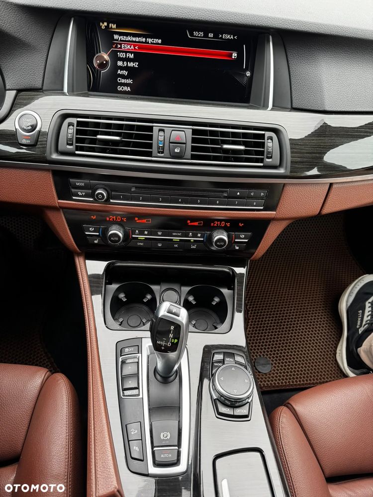 BMW Seria 5 525d xDrive Sport-Aut Luxury Line - 10