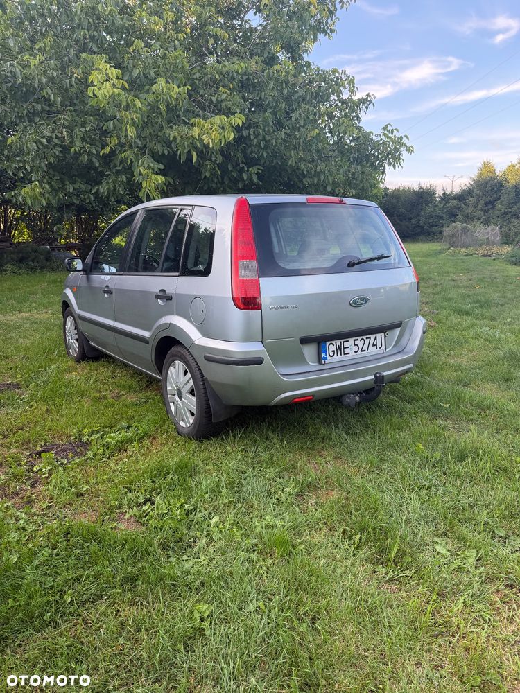 Ford Fusion 1.6 Trend - 4