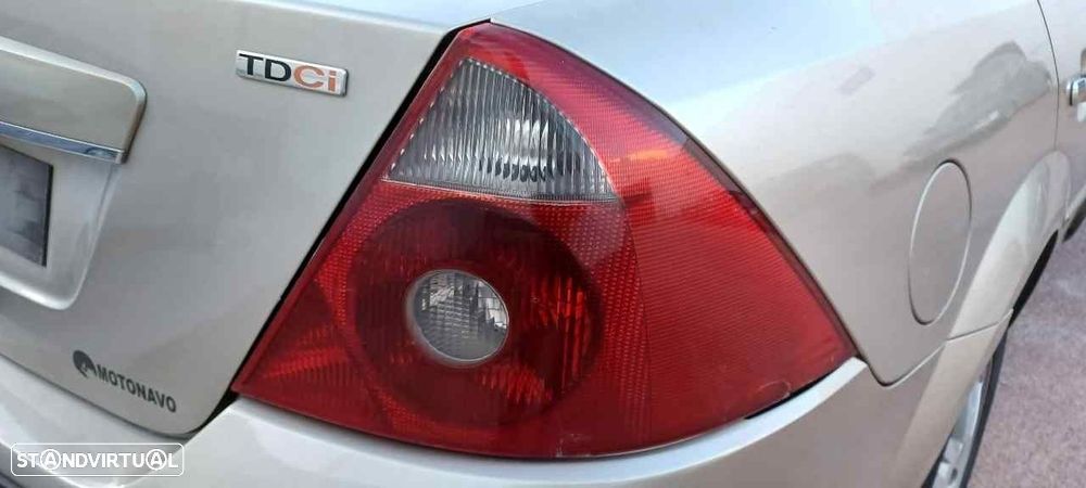 FAROLIM TRASEIRO DIREITO FORD MONDEO III 2004 - 4