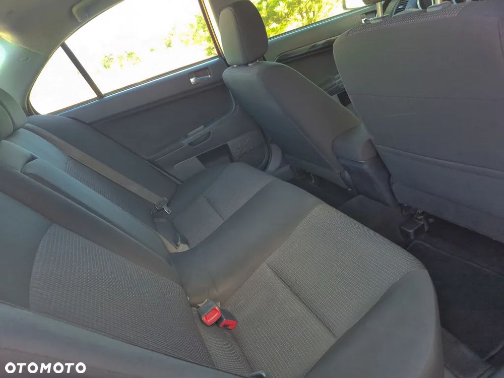 Mitsubishi Lancer 1.8 Intense - 11