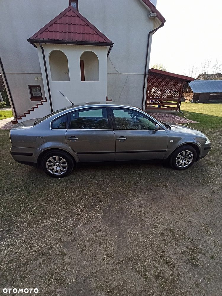 Volkswagen Passat 1.9 TDI Comfortline - 5