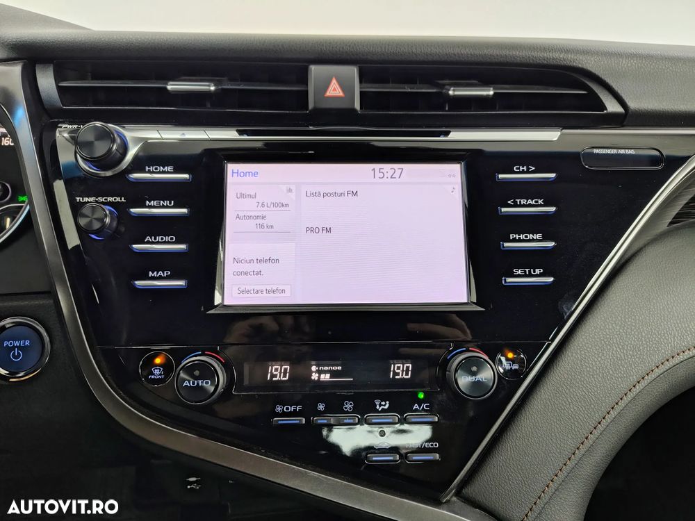 Toyota Camry 2.5 Hybrid Business - 20