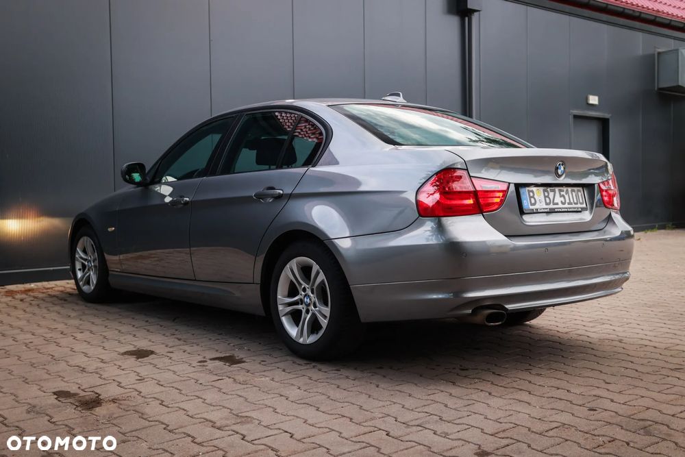 BMW Seria 3 320d DPF - 6