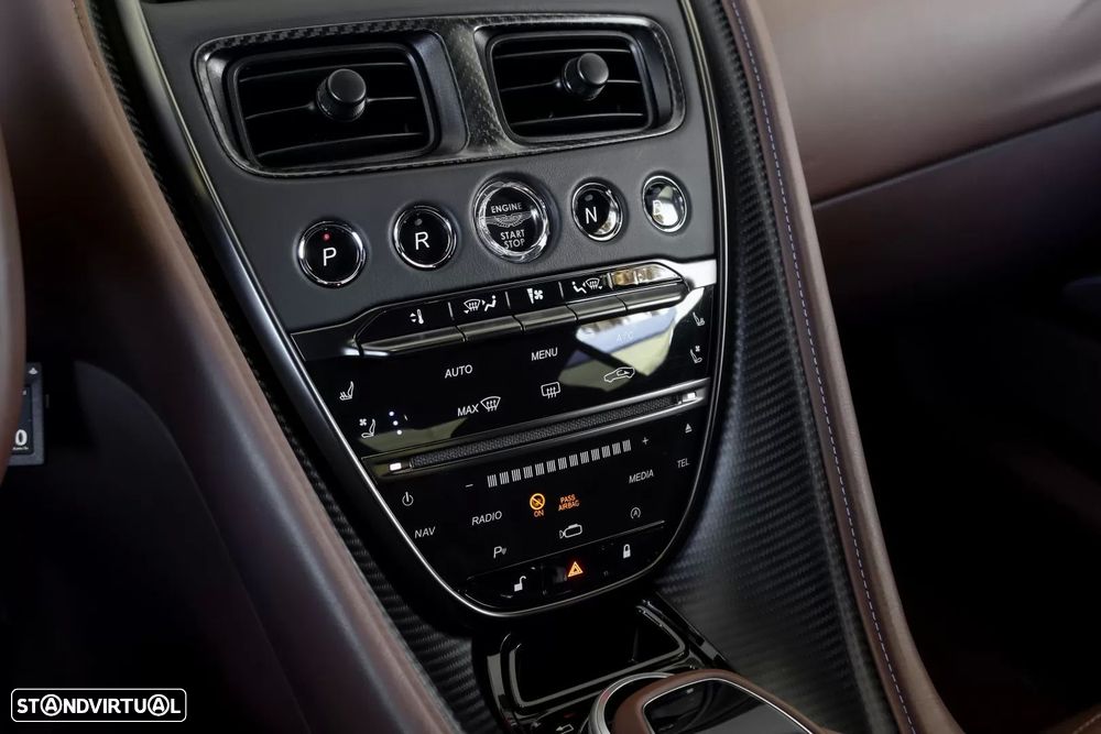 Aston Martin DBS Coupe 770 Ultimate - 12