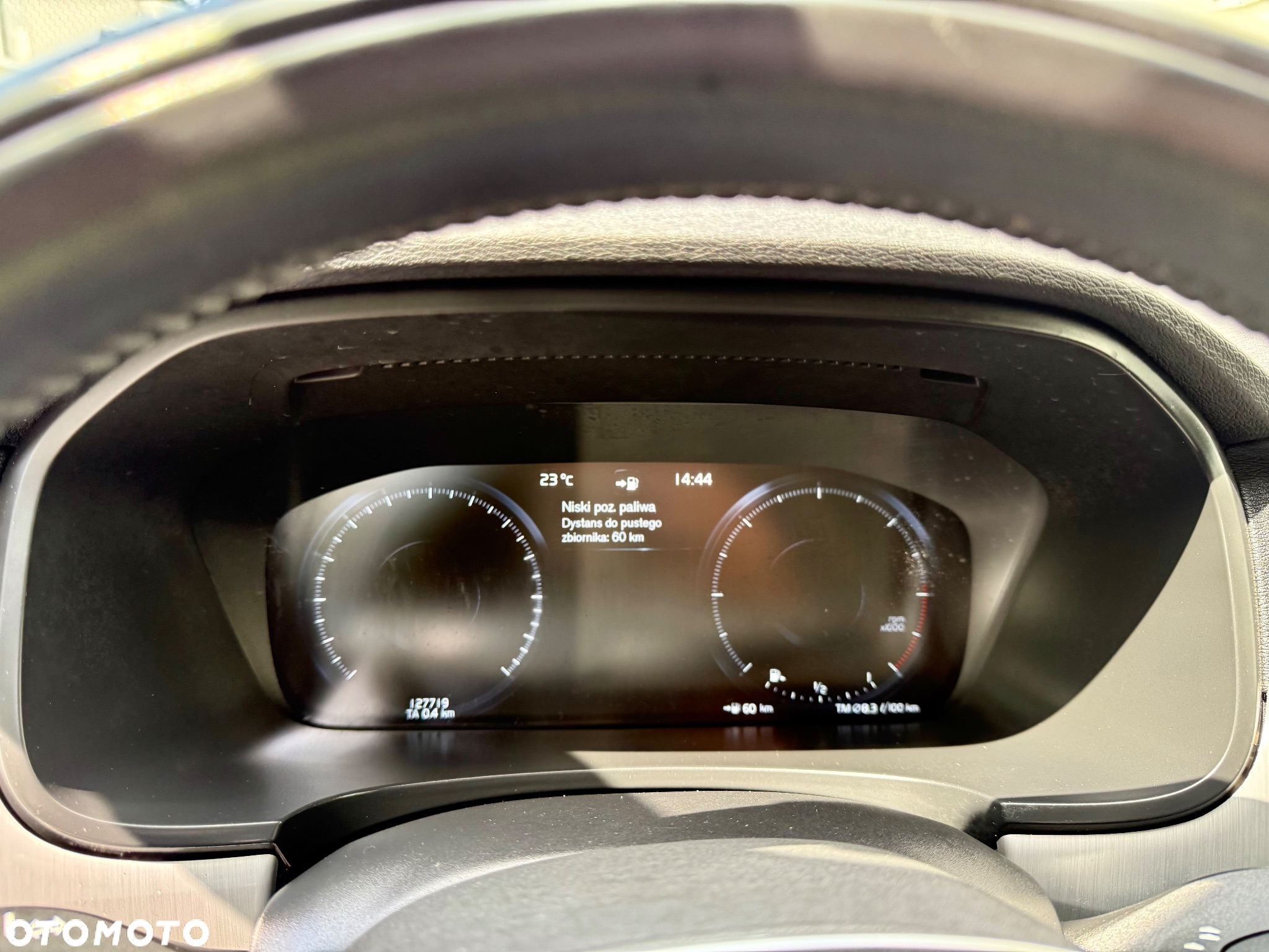 Volvo V90 D4 AWD Momentum - 25