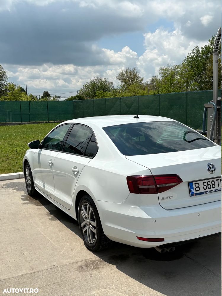 Volkswagen Jetta - 10