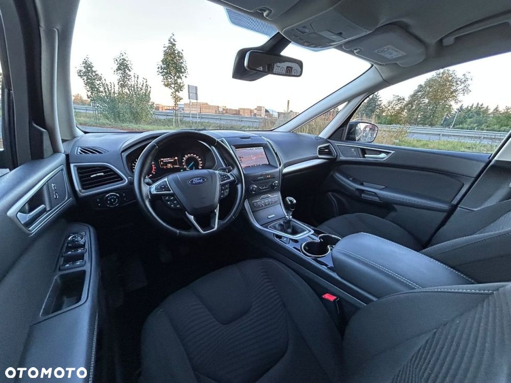 Ford S-Max - 34