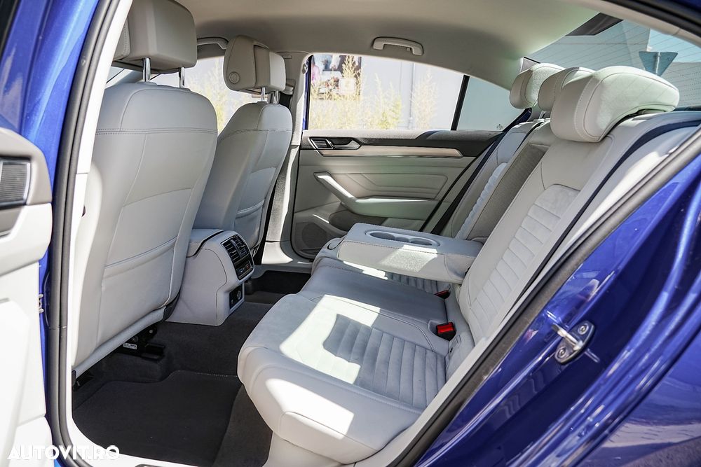 Volkswagen Passat Variant 2.0 TDI DSG R Executive - 25