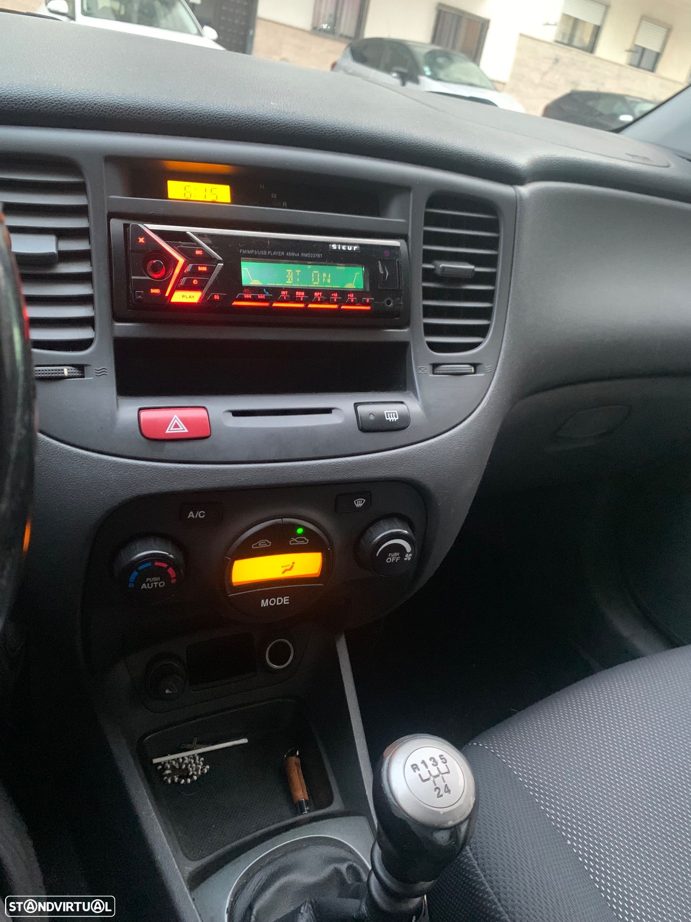 Kia Rio - 5