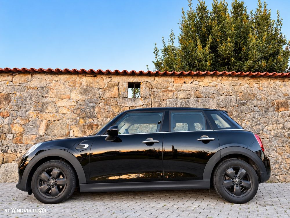 MINI 5 Portas Cooper D Auto - 29