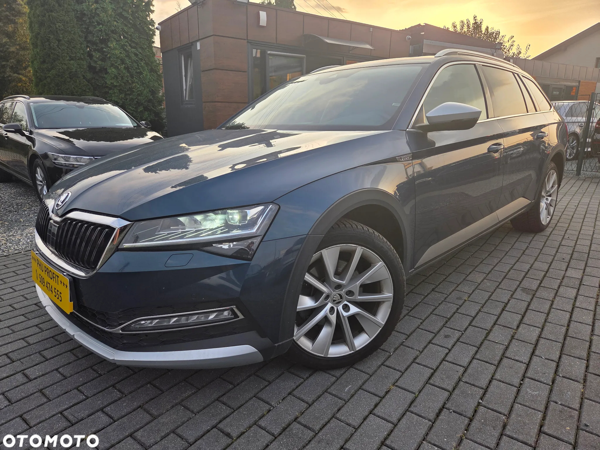 Skoda Superb 2.0 TDI SCR 4x4 Scout DSG - 3