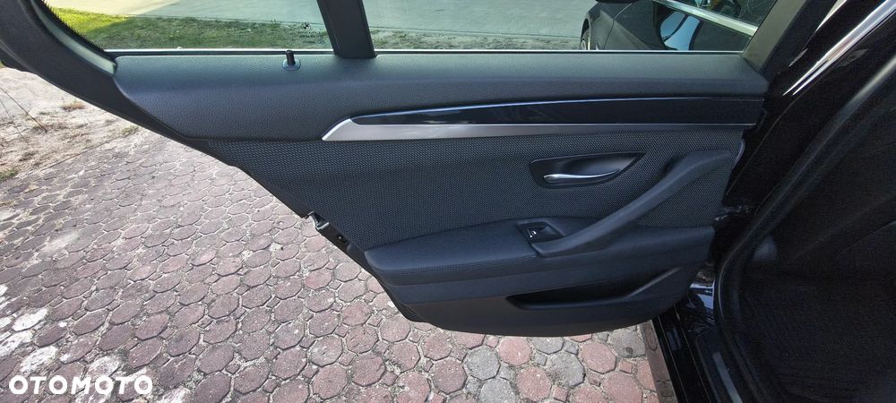 BMW Seria 5 525d Luxury Line - 18