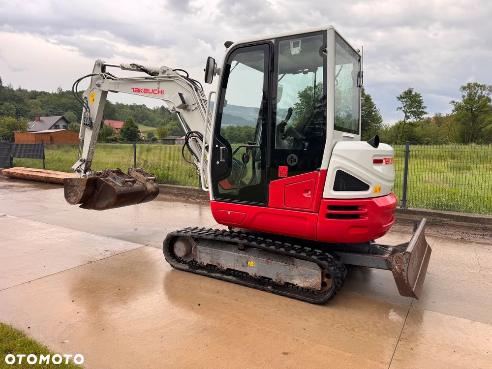Takeuchi TB 240 - 2