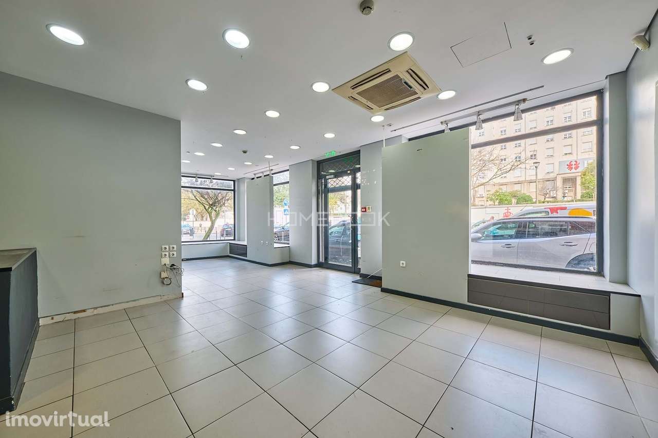 Loja Rua Professor Lima Basto - Grande imagem: 3/23