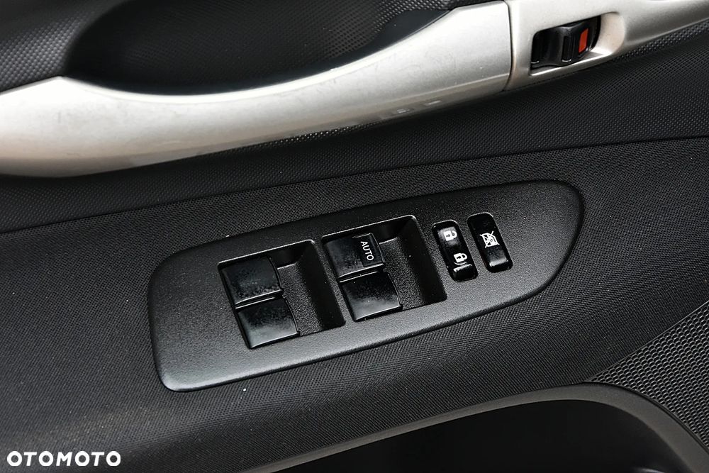 Toyota Auris 1.6 Luna - 16