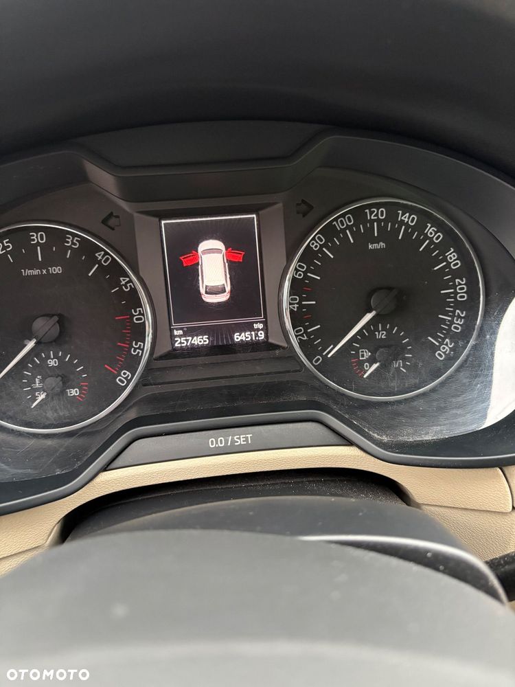 Skoda Octavia 2.0 TDI Elegance DSG - 12
