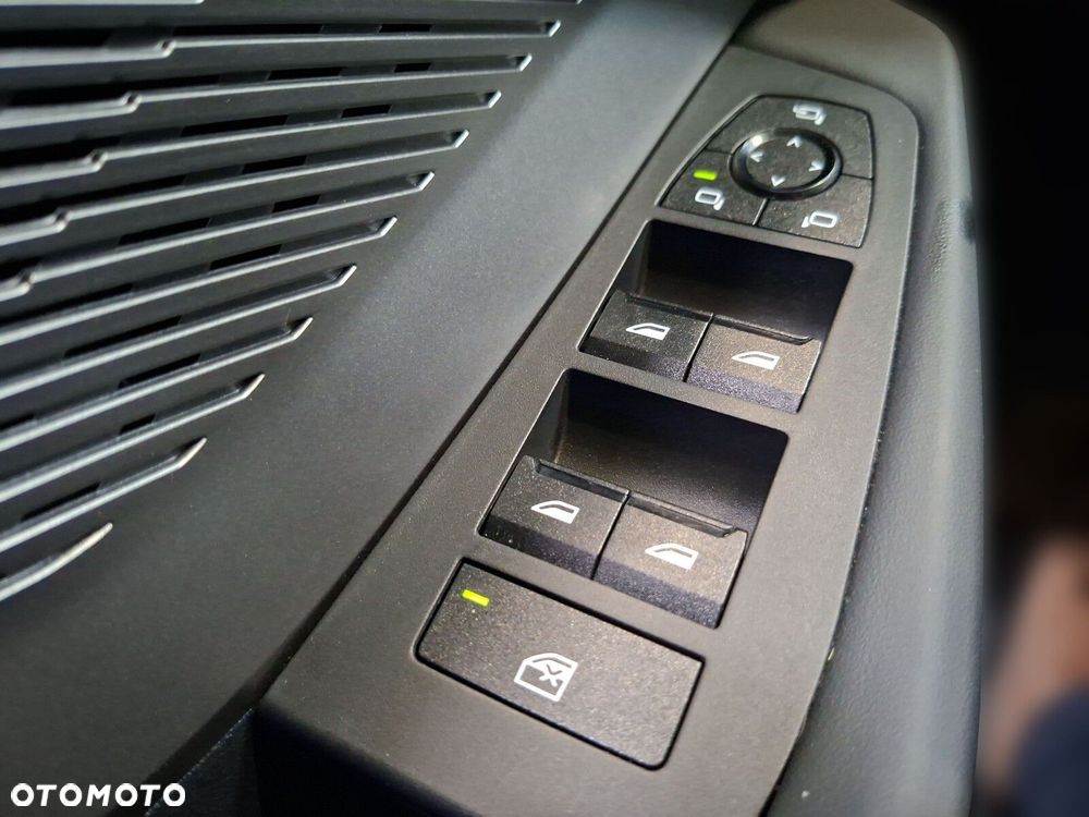 BMW Seria 1 120 mHEV - 23