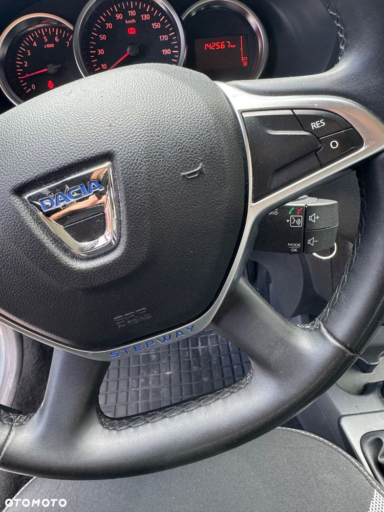 Dacia Lodgy dCi 110 Stepway Celebration - 32
