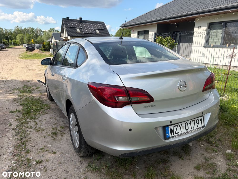 Opel Astra 1.6 EU6 - 2