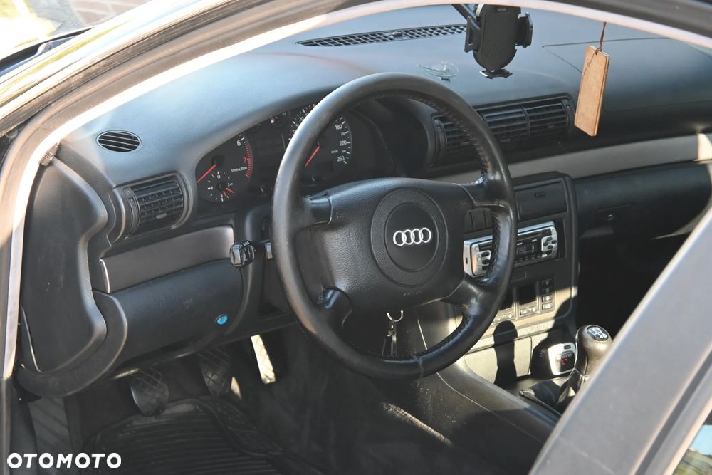 Audi A4 Limousine - 15