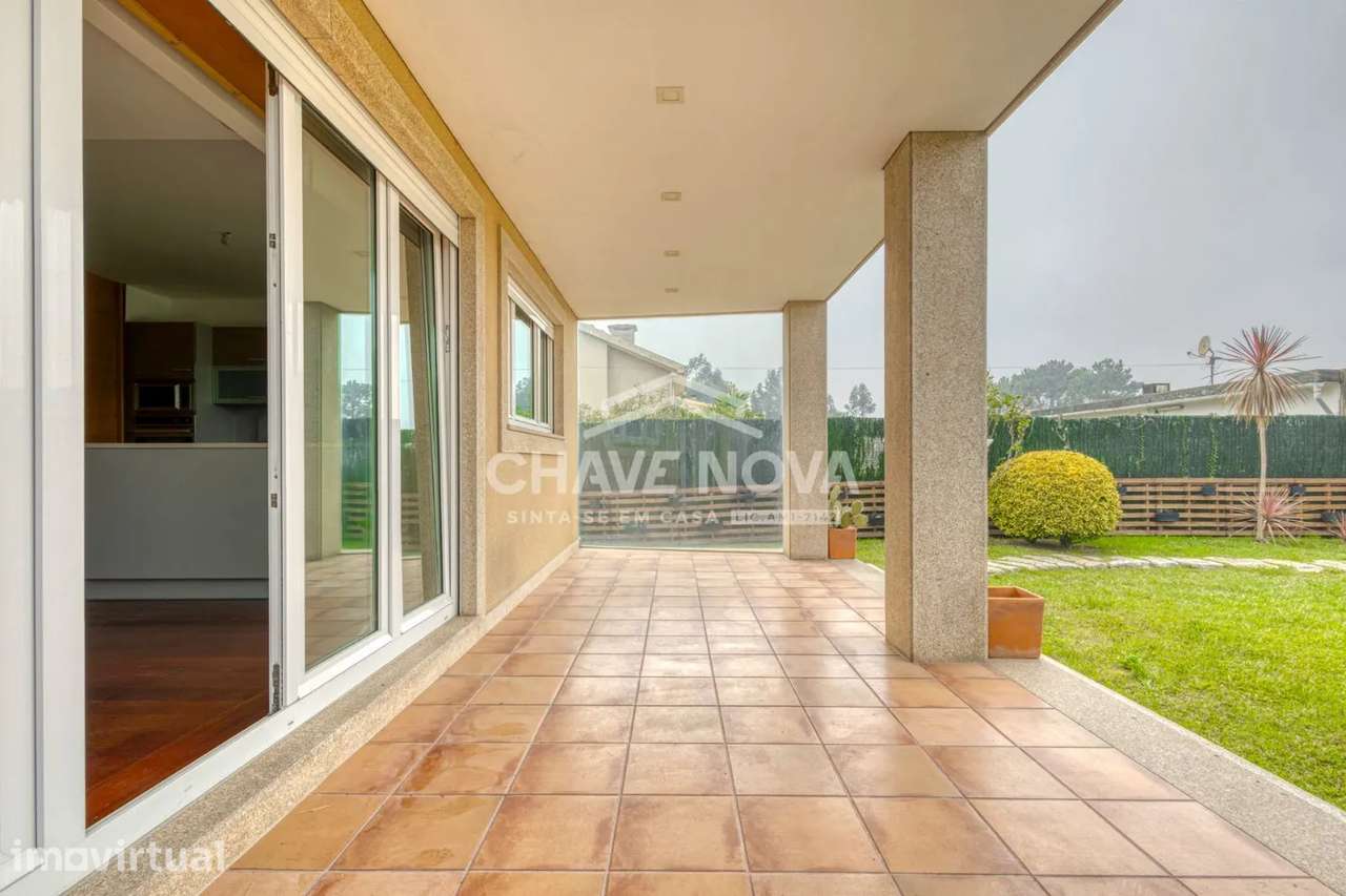 Moradia Isolada V3 c/ Jardim e Piscina em Canidelo (Praias) - Grande imagem: 5/25