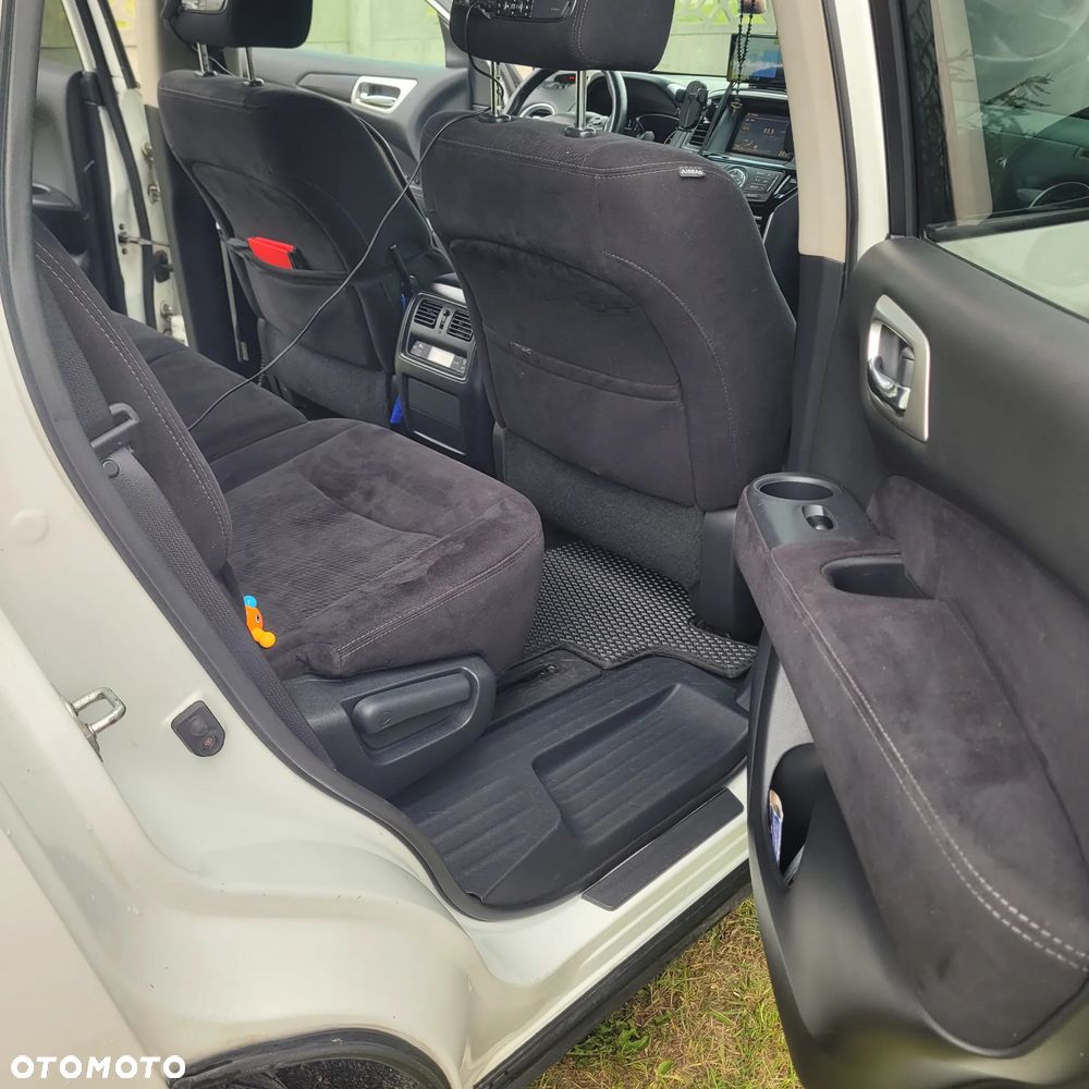 Nissan Pathfinder - 6