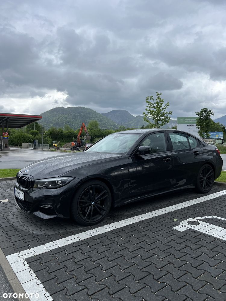 BMW Seria 3 320d xDrive M Sport Shadow - 30