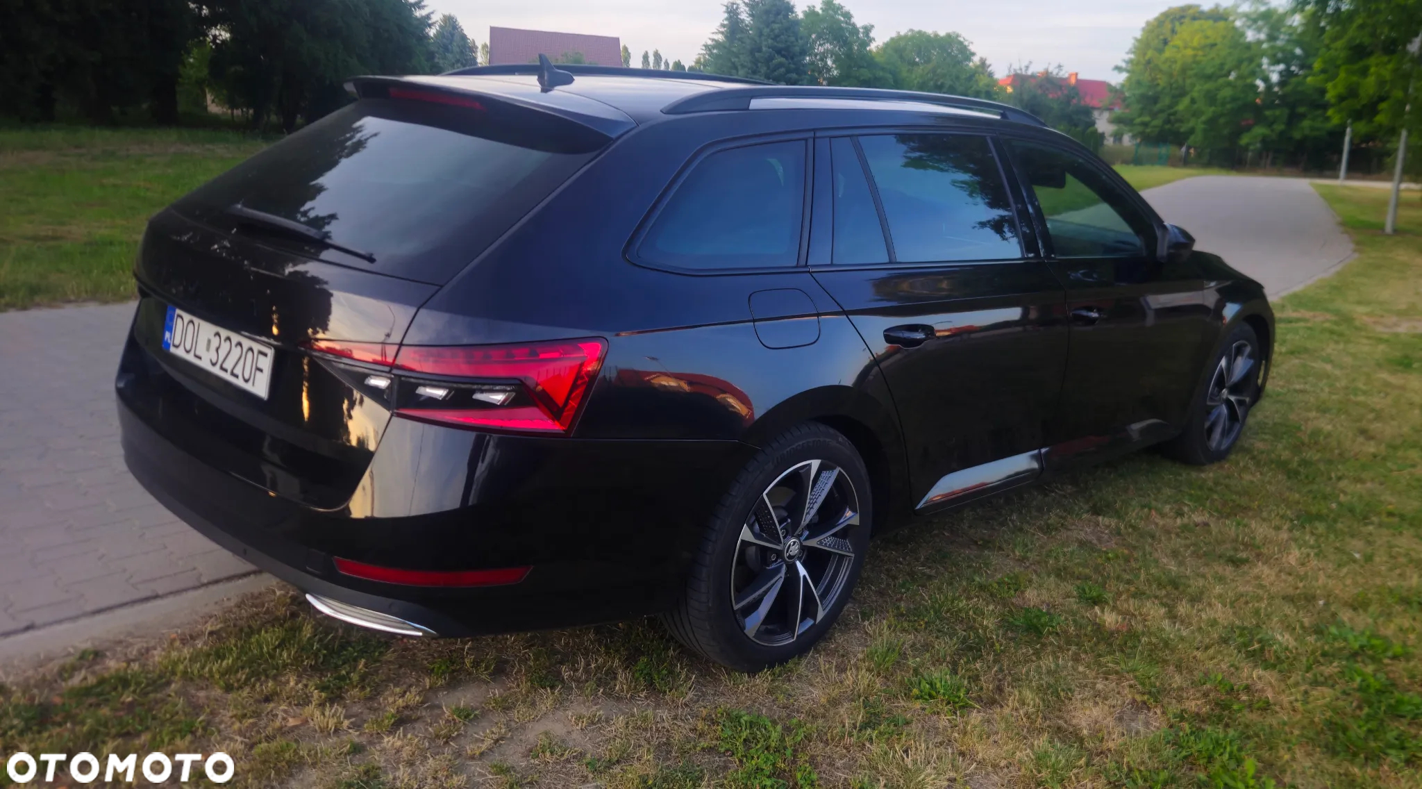 Skoda Superb 2.0 TDI DSG Sportline - 6