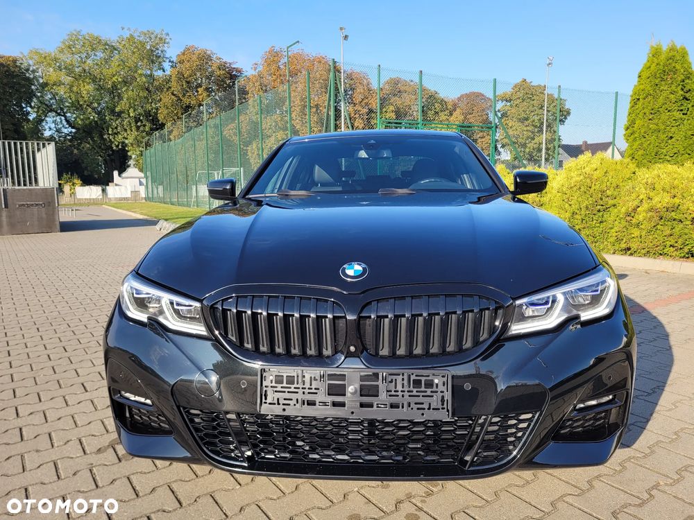 BMW Seria 3 330d xDrive - 2