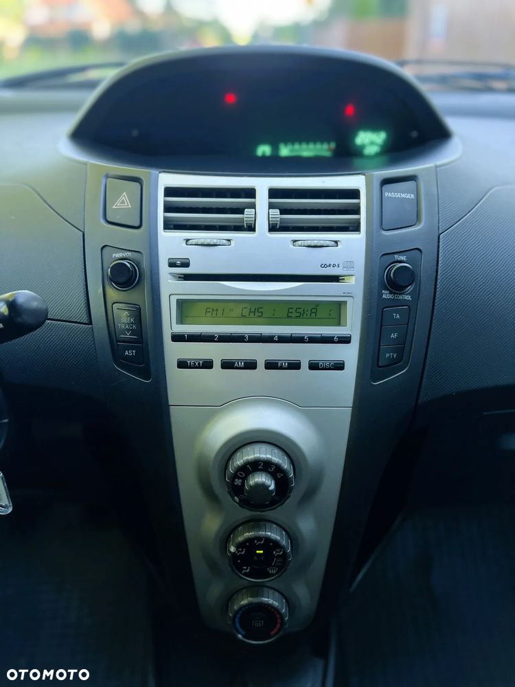 Toyota Yaris - 17