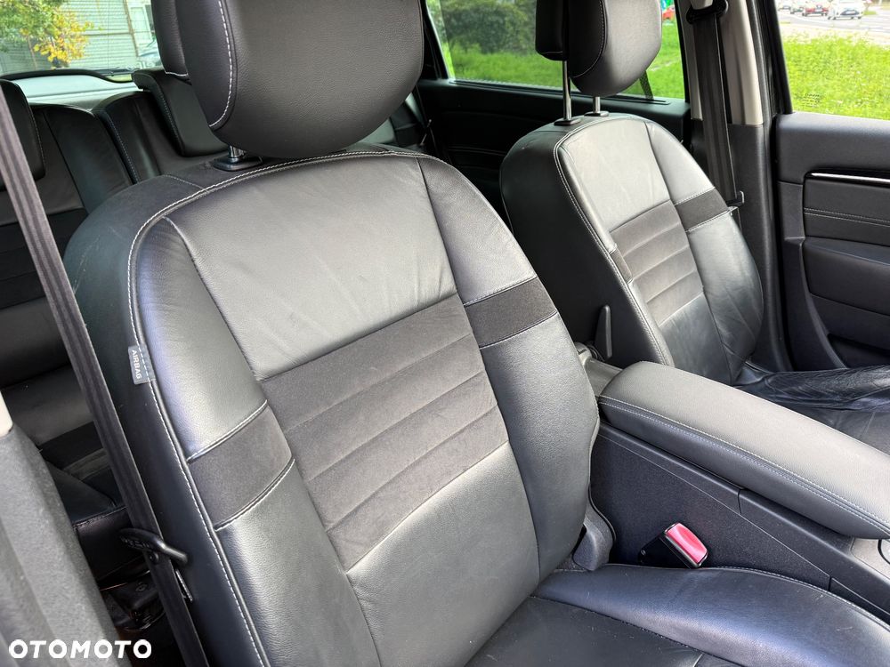 Renault Scenic 1.6 dCi Energy Privilege - 14