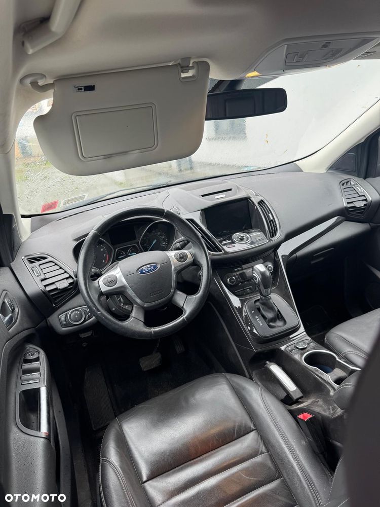 Ford Escape 2.0 EcoBoost AWD Titanium - 17