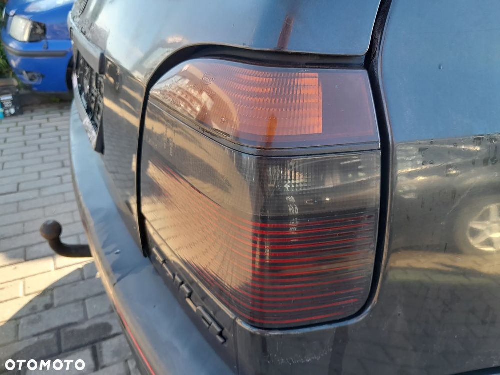 VW GOLF III LAMPA PRAWA TYLNA PRAWY TYŁ HELLA PRZYDYMIANA - 2