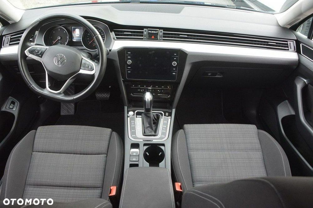 Volkswagen Passat - 12