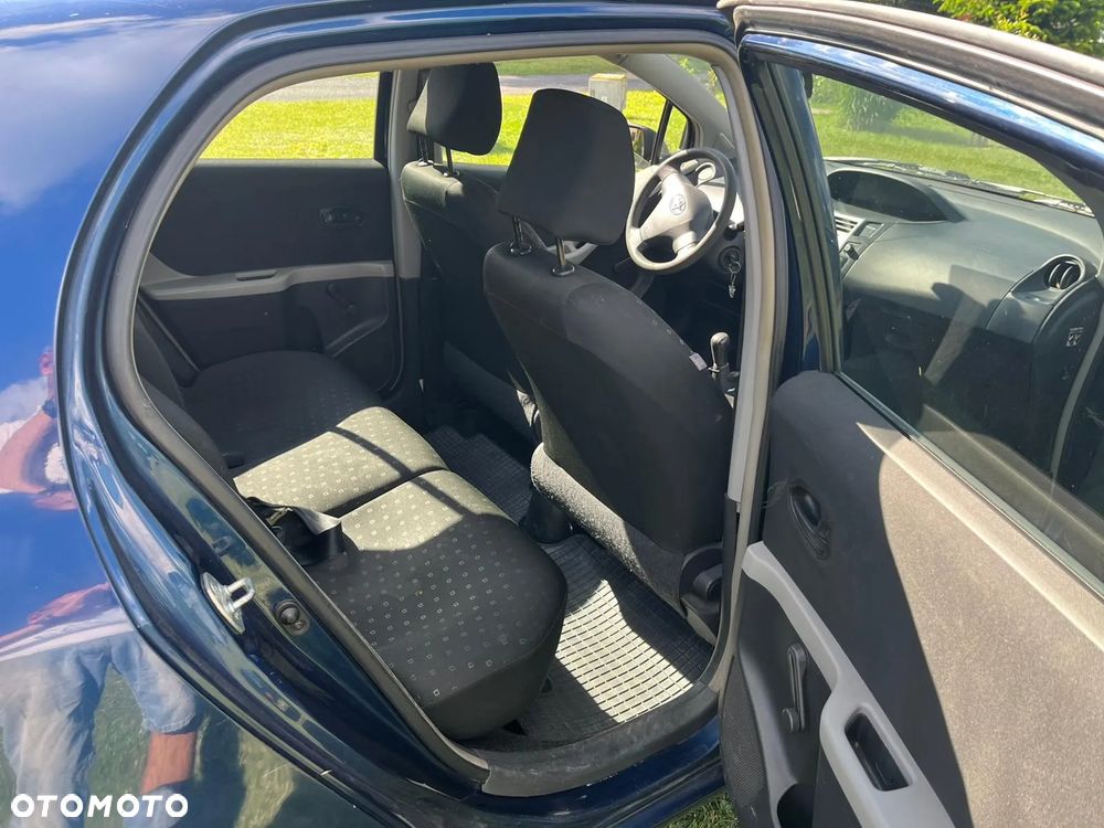 Toyota Yaris - 10