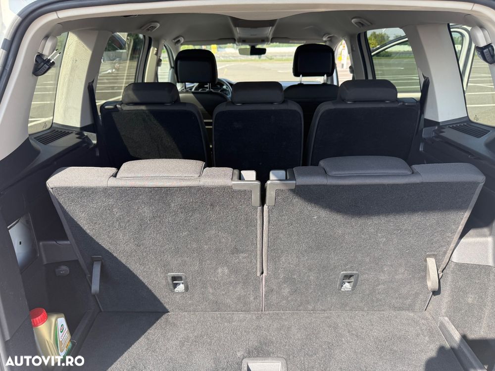 Volkswagen Touran ver-1-6-tdi-scr-bluemotion-technology-dsg-comfortline - 15