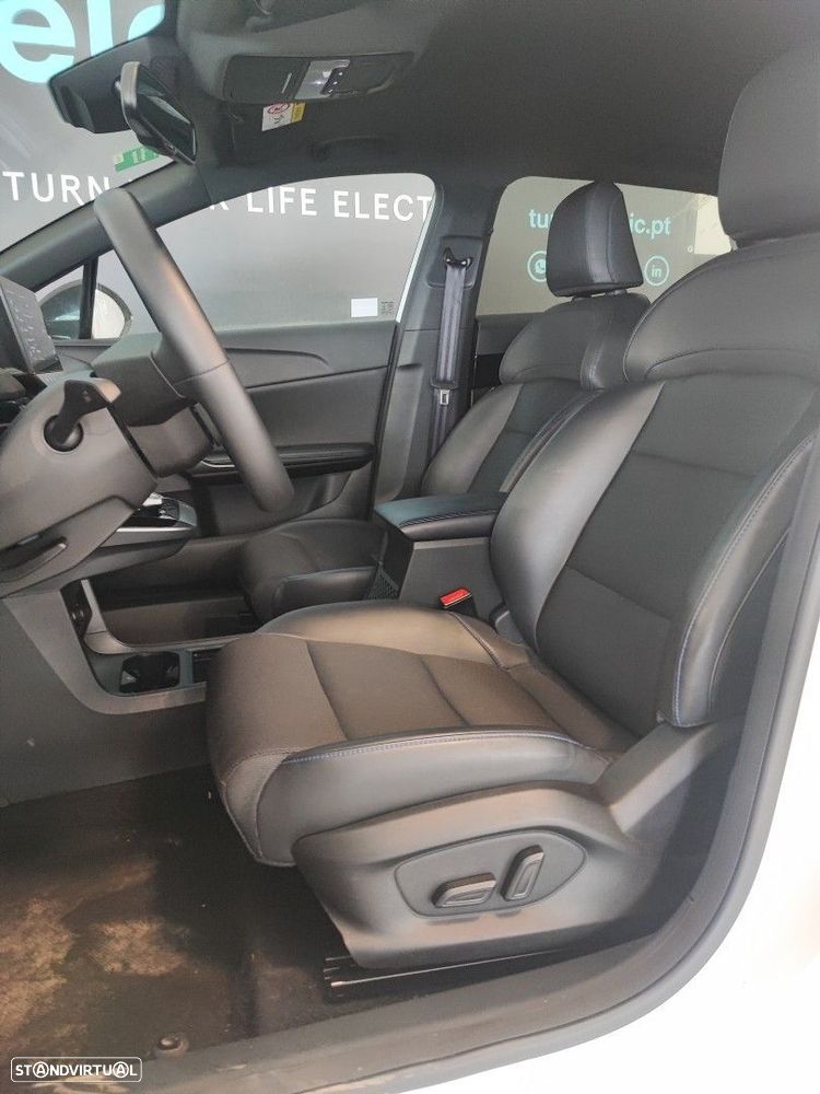 MG MG4 64 kWh Luxury - 6