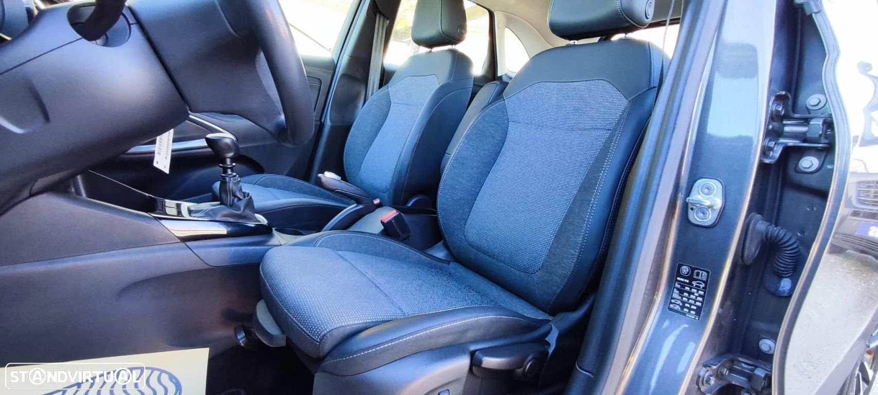 Opel Crossland 1.5 Diesel Business Elegance - 12