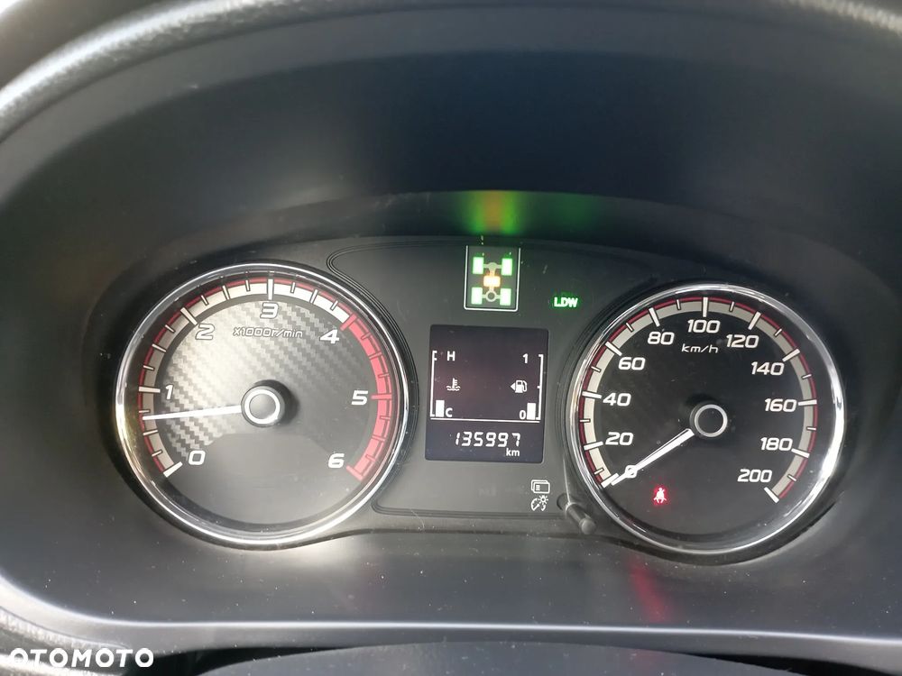 Mitsubishi L200 - 15