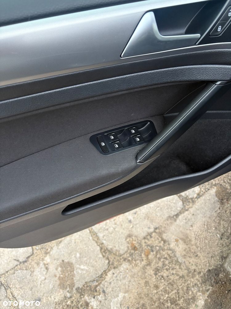 Volkswagen Golf 1.6 TDI BMT Comfortline - 24