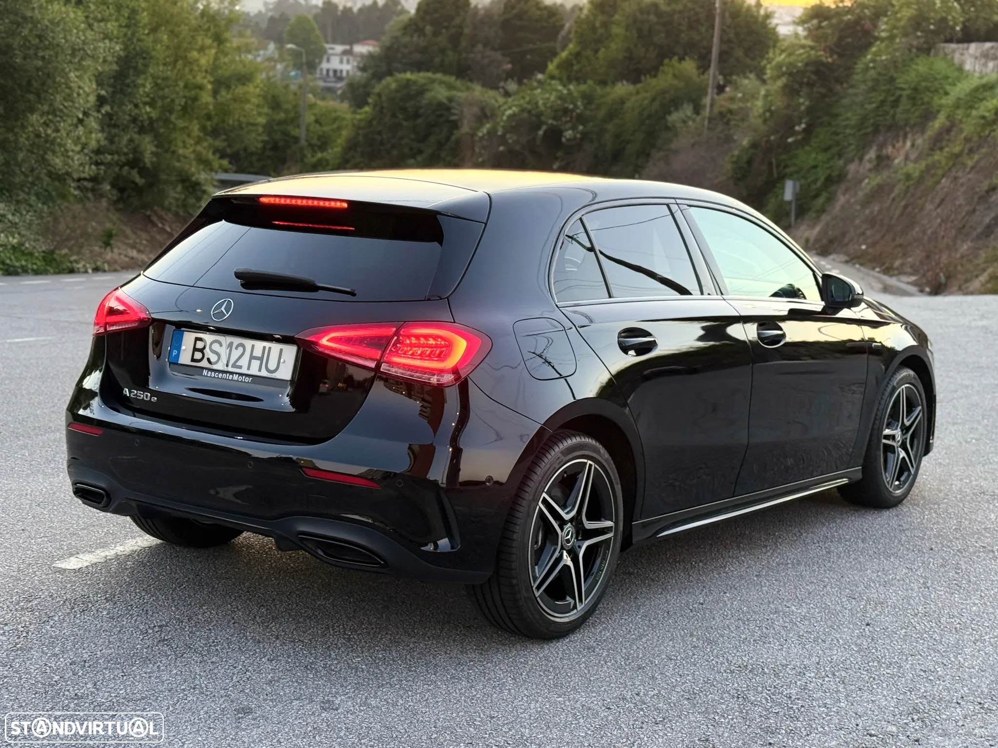 Mercedes-Benz A 250 e 8G-DCT AMG Line - 14